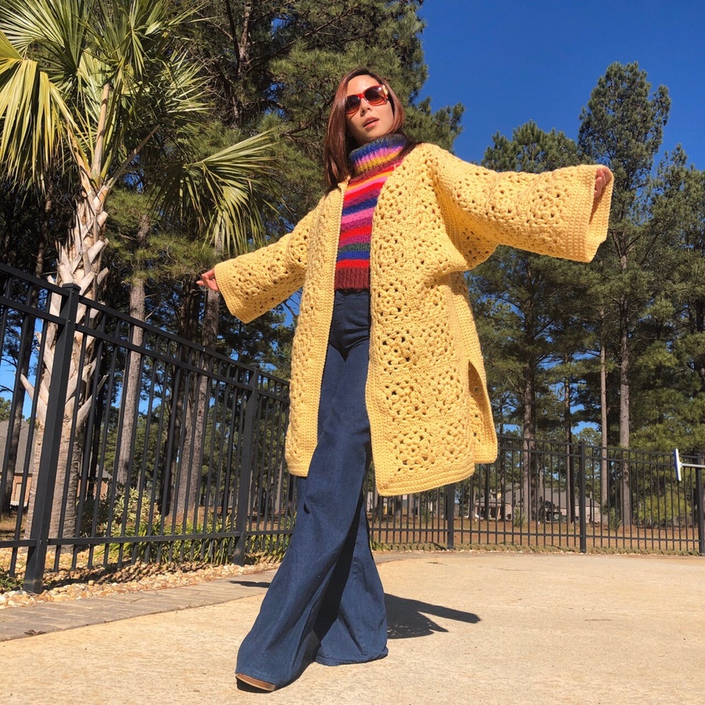 HEAVY OVERSIZED CASHEW YELLOW CROCHETED COAT